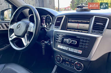 Внедорожник / Кроссовер Mercedes-Benz M-Class 2013 в 