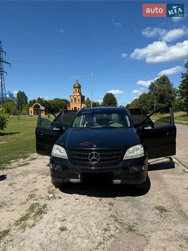 Внедорожник / Кроссовер Mercedes-Benz M-Class 2006 в Шостке