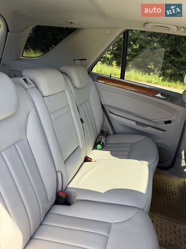 Внедорожник / Кроссовер Mercedes-Benz M-Class 2006 в Шостке