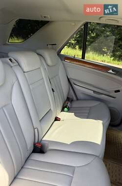 Внедорожник / Кроссовер Mercedes-Benz M-Class 2006 в 