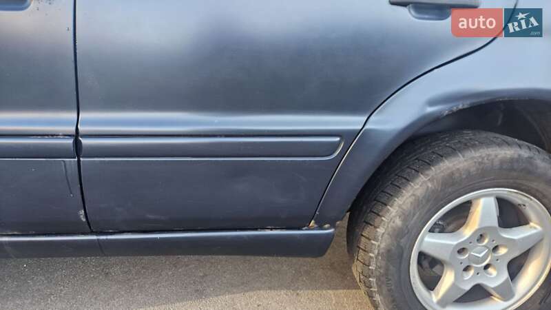 Внедорожник / Кроссовер Mercedes-Benz M-Class 2000 в Киеве