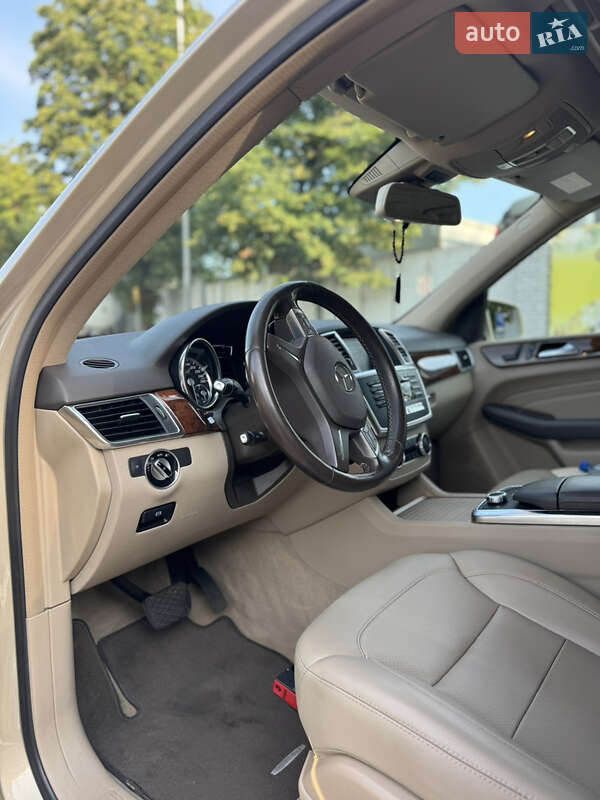 Внедорожник / Кроссовер Mercedes-Benz M-Class 2013 в Ровно