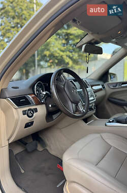 Внедорожник / Кроссовер Mercedes-Benz M-Class 2013 в 