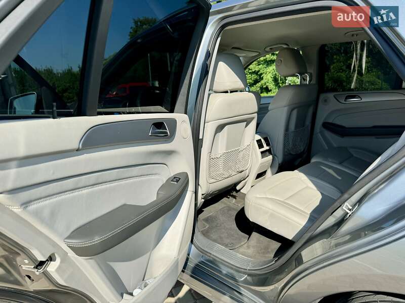 Внедорожник / Кроссовер Mercedes-Benz M-Class 2012 в Черновцах
