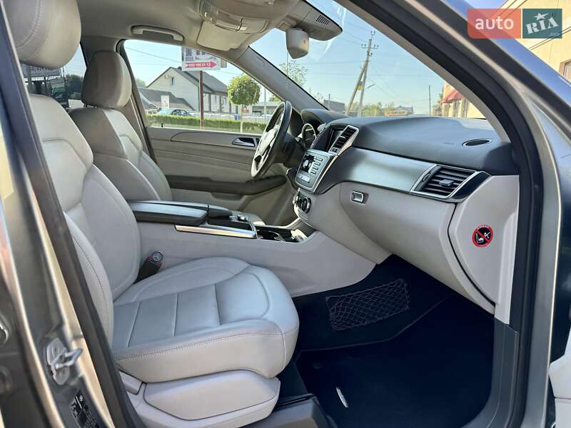 Внедорожник / Кроссовер Mercedes-Benz M-Class 2012 в Черновцах
