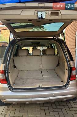 Внедорожник / Кроссовер Mercedes-Benz M-Class 2005 в 