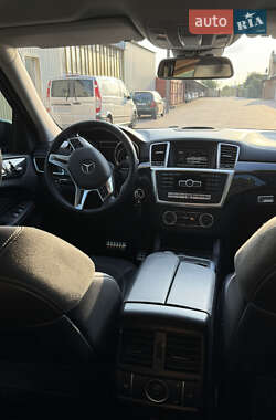 Внедорожник / Кроссовер Mercedes-Benz M-Class 2013 в 