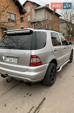 Внедорожник / Кроссовер Mercedes-Benz M-Class 2001 в 