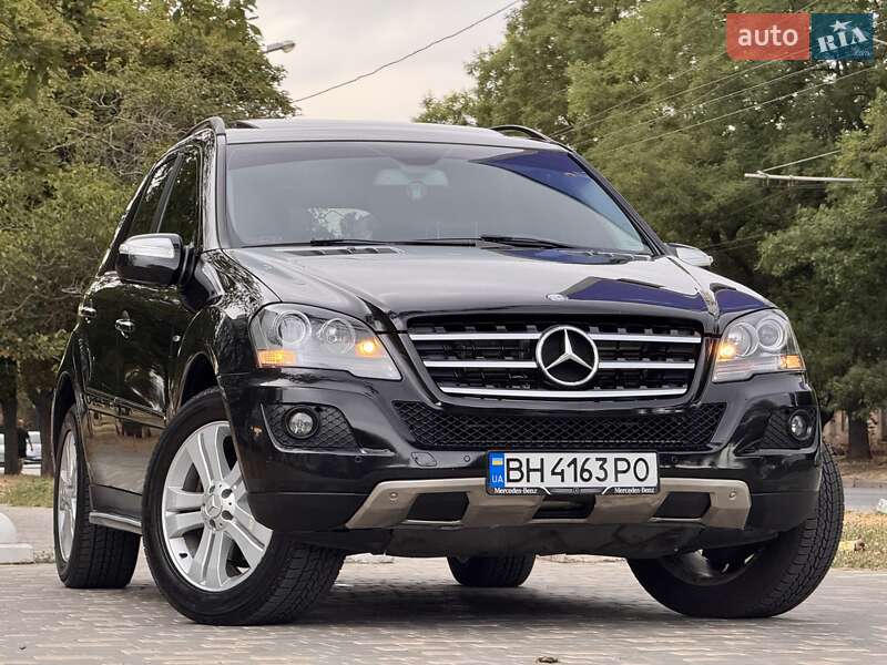 Позашляховик / Кросовер Mercedes-Benz M-Class 2010 в Одесі