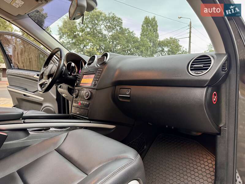 Позашляховик / Кросовер Mercedes-Benz M-Class 2010 в Одесі