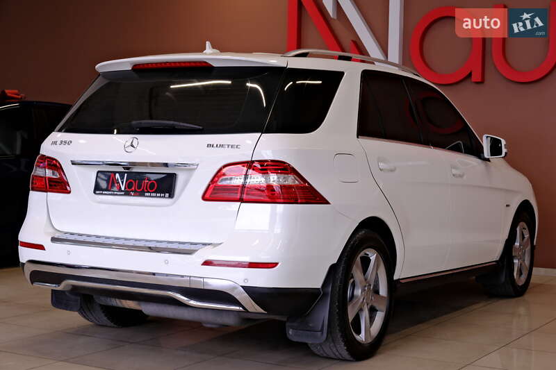 Позашляховик / Кросовер Mercedes-Benz M-Class 2012 в Одесі