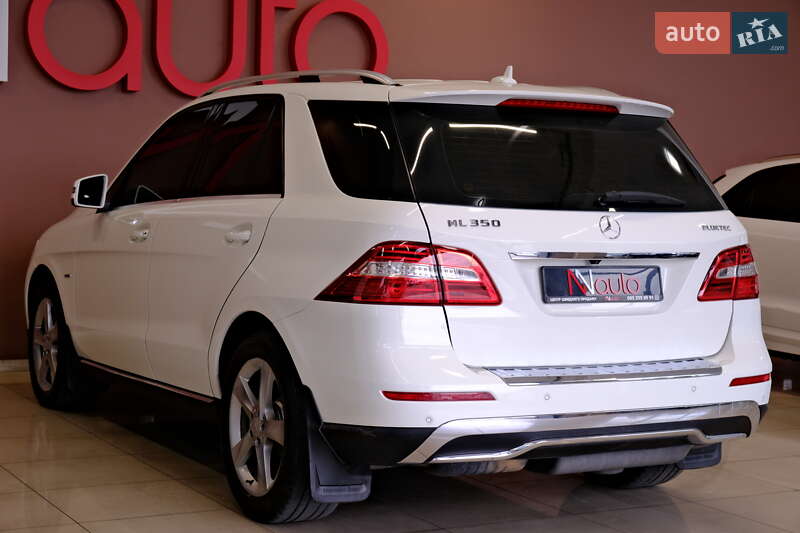 Позашляховик / Кросовер Mercedes-Benz M-Class 2012 в Одесі