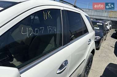 Внедорожник / Кроссовер Mercedes-Benz M-Class 2011 в 