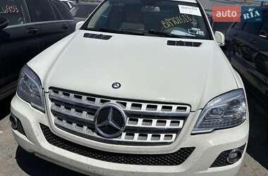 Внедорожник / Кроссовер Mercedes-Benz M-Class 2011 в 