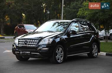 Позашляховик / Кросовер Mercedes-Benz M-Class 2010 в Харкові