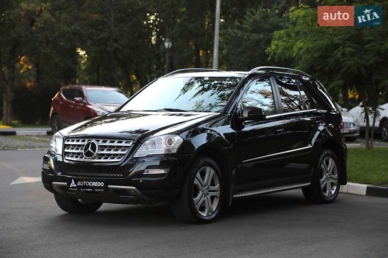 Mercedes-Benz M-Class 2010