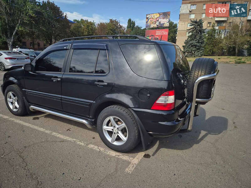 Внедорожник / Кроссовер Mercedes-Benz M-Class 2003 в Кривом Роге