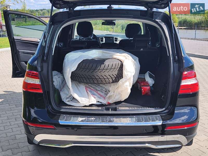Внедорожник / Кроссовер Mercedes-Benz M-Class 2013 в Киеве