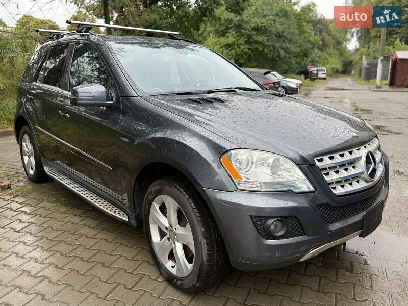 Внедорожник / Кроссовер Mercedes-Benz M-Class 2011 в 