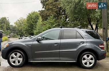 Внедорожник / Кроссовер Mercedes-Benz M-Class 2011 в 