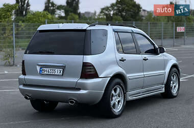 Внедорожник / Кроссовер Mercedes-Benz M-Class 2001 в 