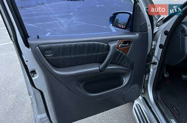 Внедорожник / Кроссовер Mercedes-Benz M-Class 2001 в 