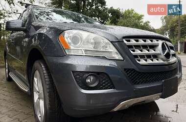 Внедорожник / Кроссовер Mercedes-Benz M-Class 2011 в 