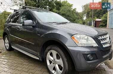 Внедорожник / Кроссовер Mercedes-Benz M-Class 2011 в 