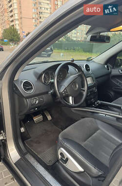 Внедорожник / Кроссовер Mercedes-Benz M-Class 2006 в 