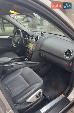 Внедорожник / Кроссовер Mercedes-Benz M-Class 2006 в 
