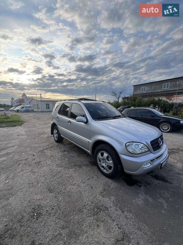 Позашляховик / Кросовер Mercedes-Benz M-Class 2003 в Золочеві