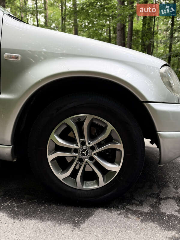 Позашляховик / Кросовер Mercedes-Benz M-Class 2001 в Одесі
