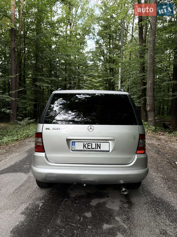 Позашляховик / Кросовер Mercedes-Benz M-Class 2001 в Одесі