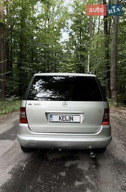 Внедорожник / Кроссовер Mercedes-Benz M-Class 2001 в 