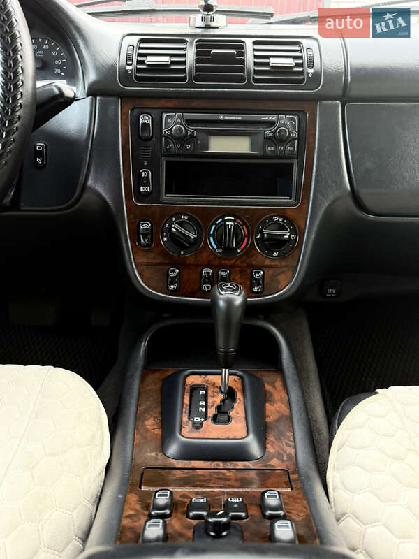 Позашляховик / Кросовер Mercedes-Benz M-Class 2001 в Одесі