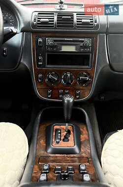 Внедорожник / Кроссовер Mercedes-Benz M-Class 2001 в 