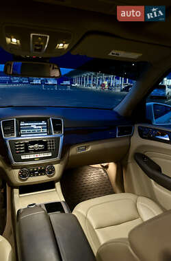 Внедорожник / Кроссовер Mercedes-Benz M-Class 2012 в 