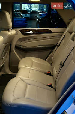 Внедорожник / Кроссовер Mercedes-Benz M-Class 2012 в 