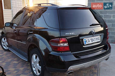 Внедорожник / Кроссовер Mercedes-Benz M-Class 2005 в 