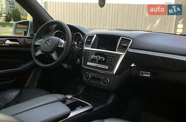 Внедорожник / Кроссовер Mercedes-Benz M-Class 2014 в 