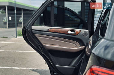 Позашляховик / Кросовер Mercedes-Benz M-Class 2012 в 