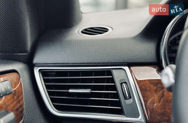 Позашляховик / Кросовер Mercedes-Benz M-Class 2012 в 