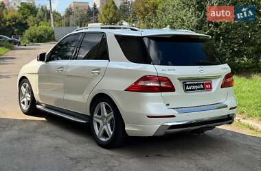 Внедорожник / Кроссовер Mercedes-Benz M-Class 2013 в 