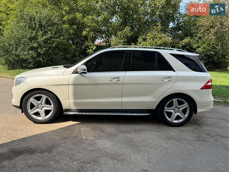 Внедорожник / Кроссовер Mercedes-Benz M-Class 2013 в Виннице