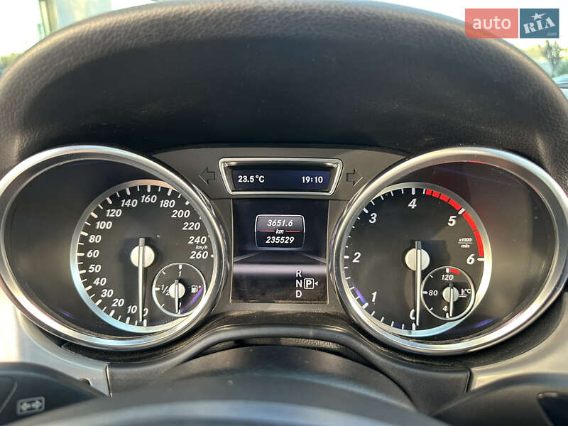 Внедорожник / Кроссовер Mercedes-Benz M-Class 2012 в Ужгороде