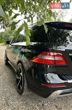 Внедорожник / Кроссовер Mercedes-Benz M-Class 2014 в Черновцах