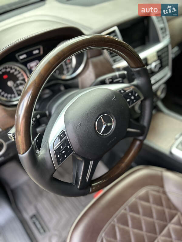 Внедорожник / Кроссовер Mercedes-Benz M-Class 2014 в Черновцах