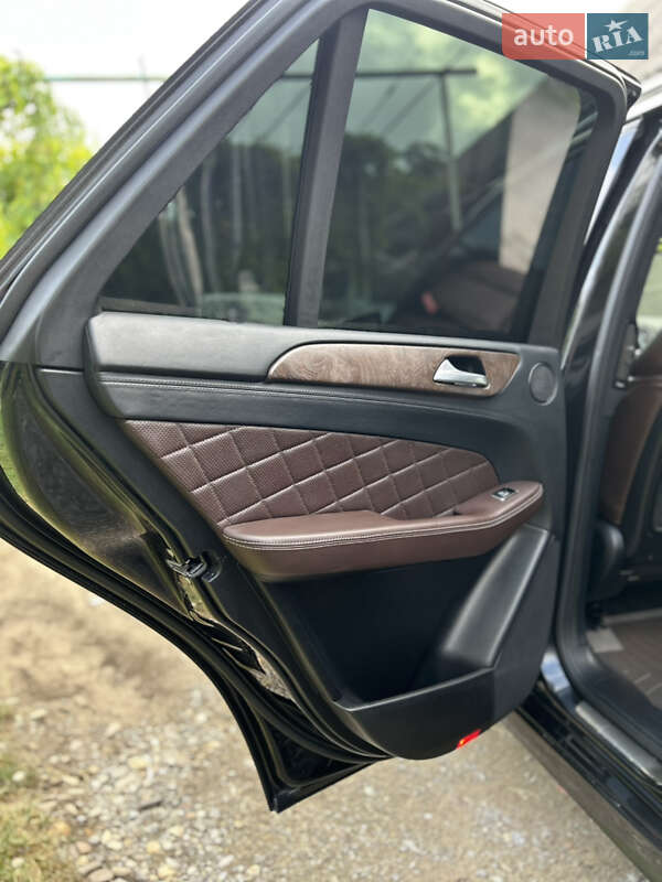 Внедорожник / Кроссовер Mercedes-Benz M-Class 2014 в Черновцах