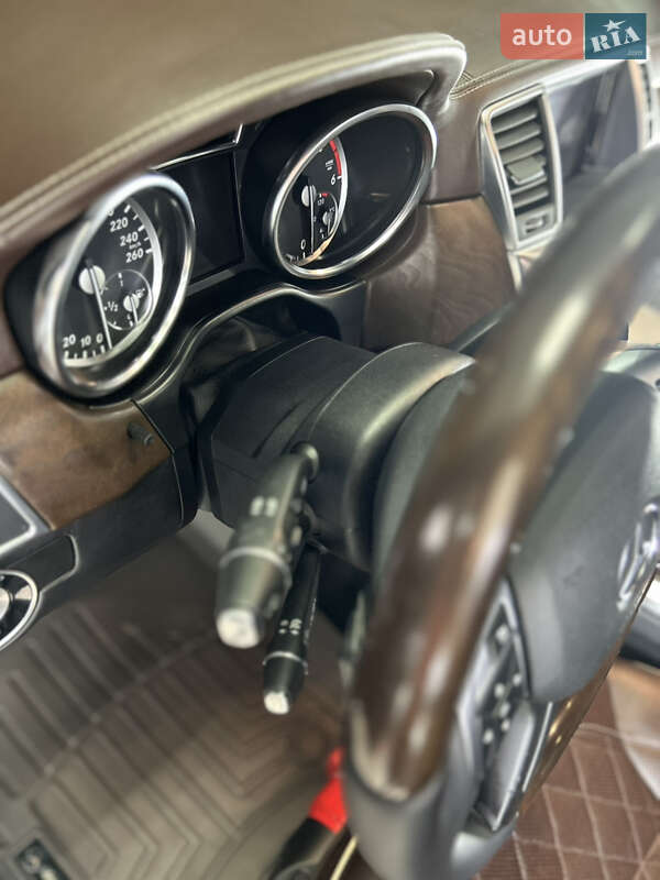 Внедорожник / Кроссовер Mercedes-Benz M-Class 2014 в Черновцах