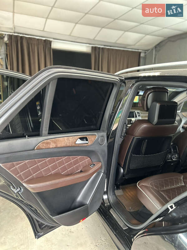 Внедорожник / Кроссовер Mercedes-Benz M-Class 2014 в Черновцах